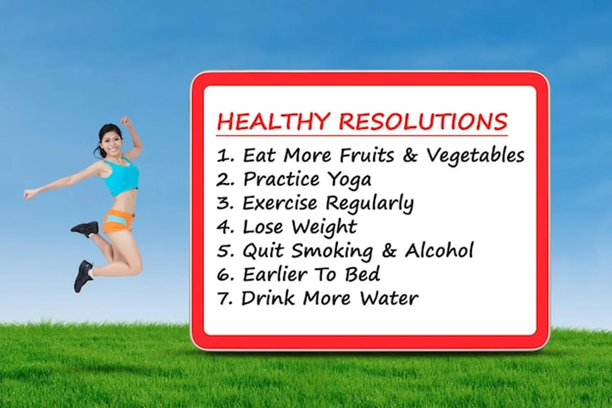 Zdrowa kobieta trzyma listę postanowień