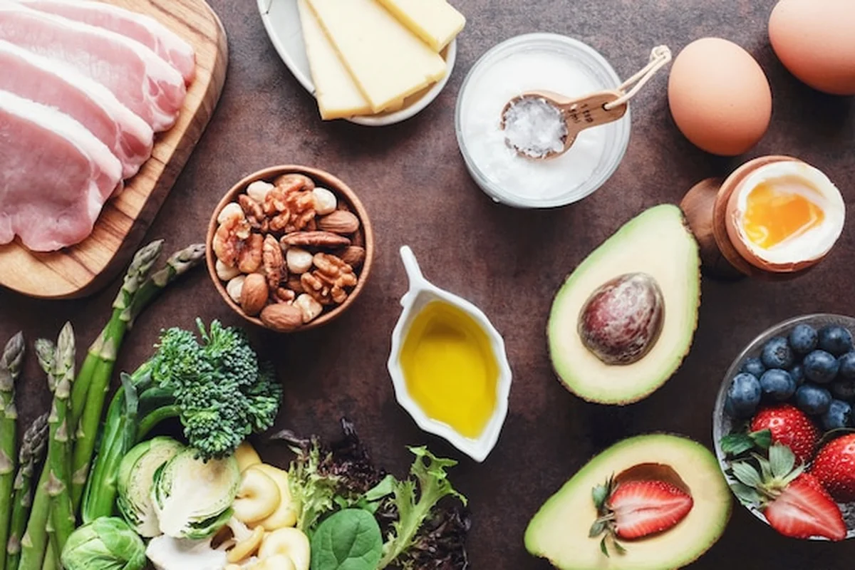 Dieta ketogenna z zdrową żywnością